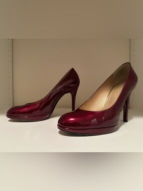 Stuart Weitzman Maroon Patent Platform Heels